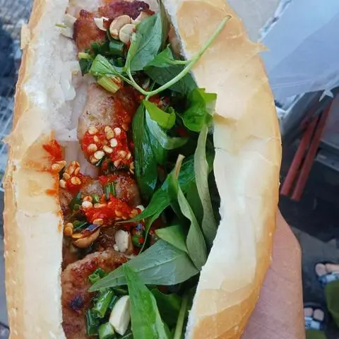 Hình ảnh Bánh mì thịt nướng
