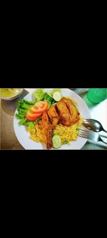 Hình ảnh Cơm gà xối mỡ