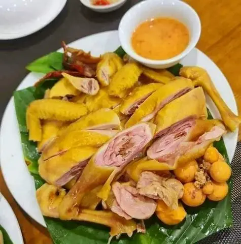Hình ảnh Gà Ri Ủ Muối Nguyên Con Chặt Sẵn