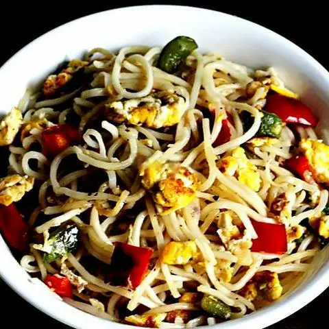 Hình ảnh Egg fried noodles