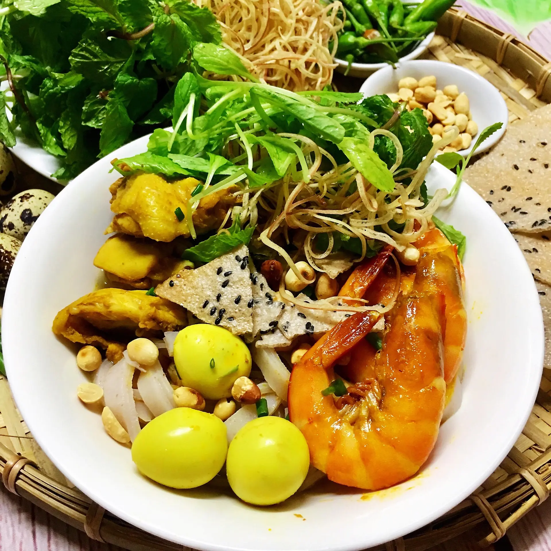 Hình ảnh Mỳ Quảng Tôm + Gà