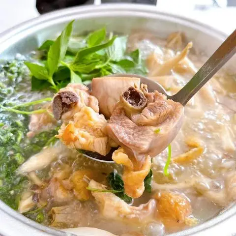 Hình ảnh Lẩu gà lá é