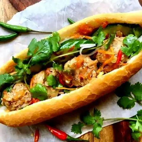 Hình ảnh Bánh mì xíu mại