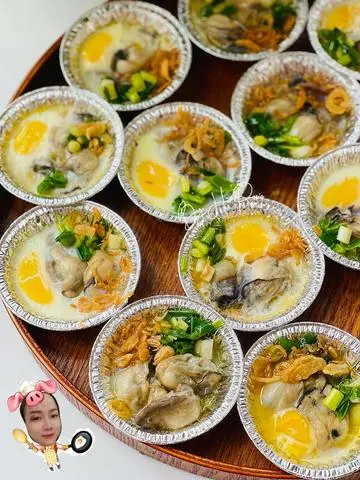Hình ảnh Hàu chén nướng trứng cút