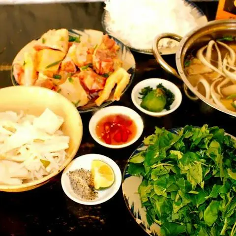 Hình ảnh Lẩu gà lá giang lớn