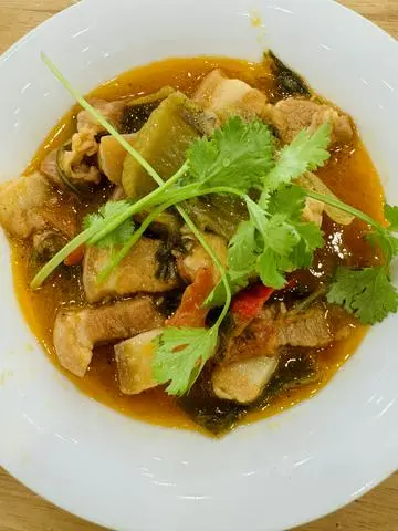 Hình ảnh Cơm ba rọi kho cải chua