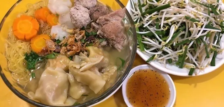 Hình ảnh Hoành thánh thập cẩm tô nhỏ