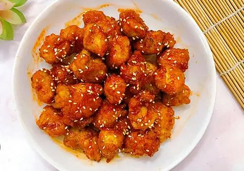 Hình ảnh Gà viên sốt cay