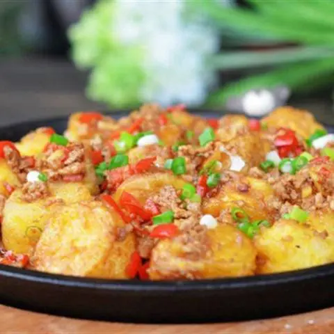 Hình ảnh Cơm Đậu hũ chiên sốt thịt băm