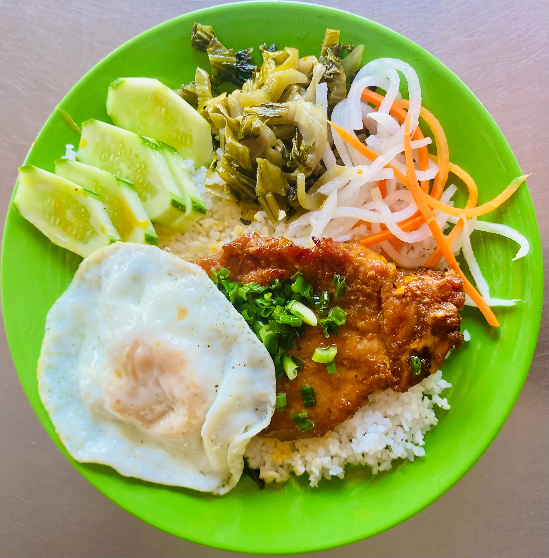 Hình ảnh Cơm Tấm Sườn Trứng