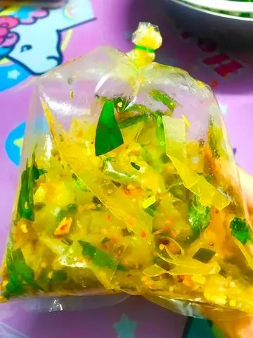 Hình ảnh Bánh Tráng Dẻo Trộn Mỡ Hành 