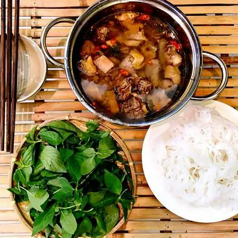 Hình ảnh Lẩu gà lá é nhỏ