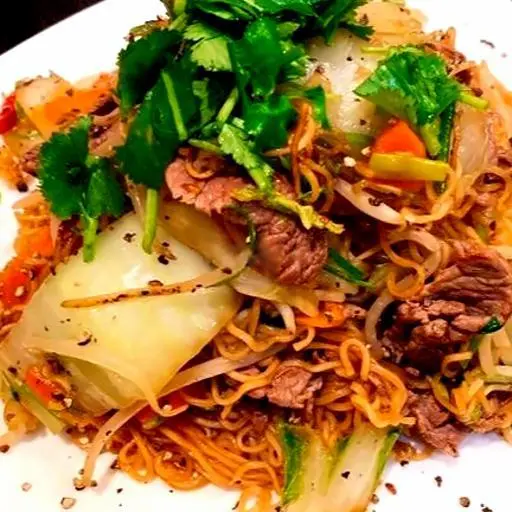 Hình ảnh Mì giòn xào bò