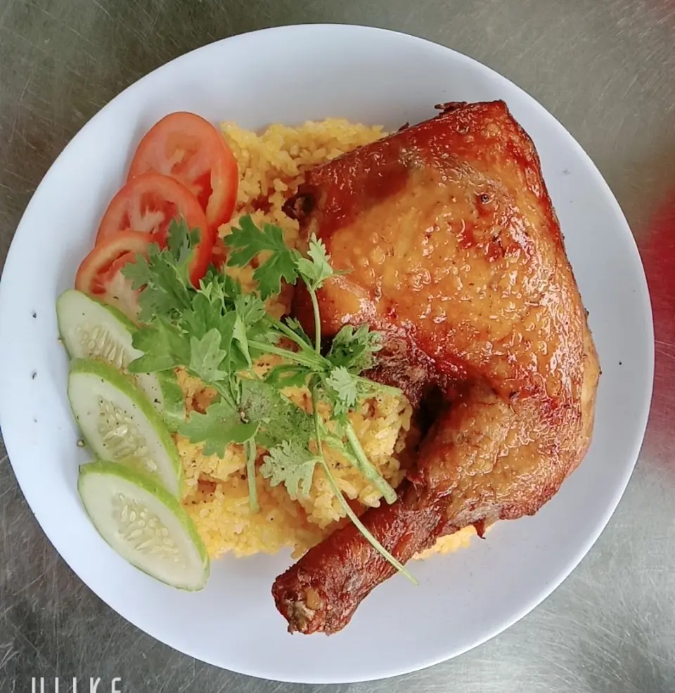 Hình ảnh Cơm gà xối mỡ