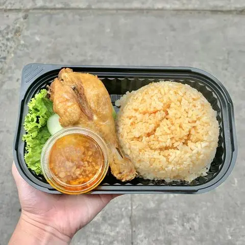 Hình ảnh Cơm Gà Đùi Nhỏ + Canh