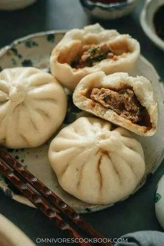 Hình ảnh Bánh Bao Bò Tiêu Đen Trứng Muối 