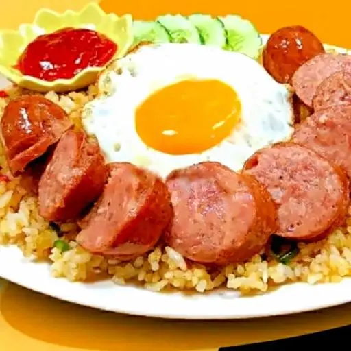 Hình ảnh Cơm xúc xích - trứng ốp la