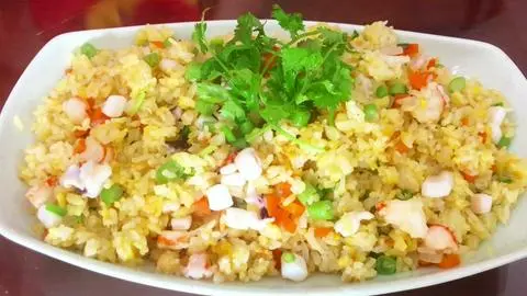 Hình ảnh Cơm Chiên Hải Sản Bò lúc lắc