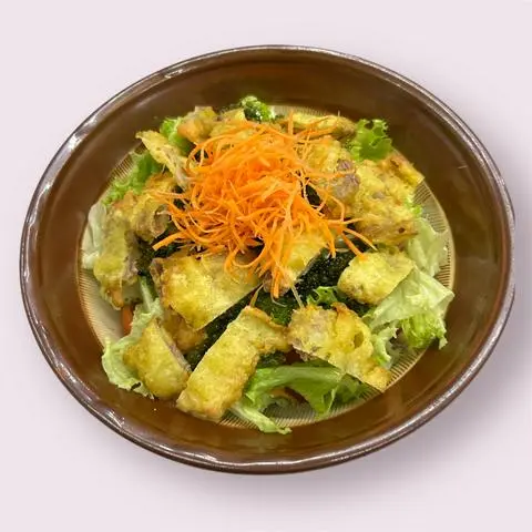 Hình ảnh Salad da cá hồi chiên gòn 