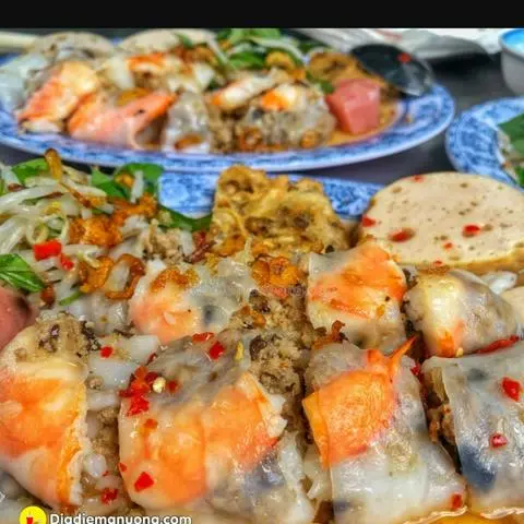 Hình ảnh Đặc Biệt: Bánh cuốn 2 TRỨNG cuộn tôm thịt nấm