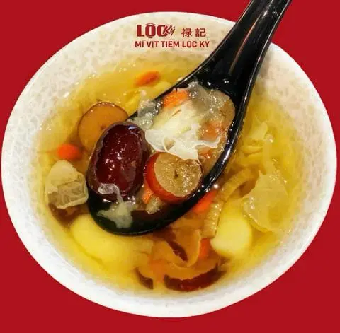 Hình ảnh Chè tuyết nhĩ củ năng