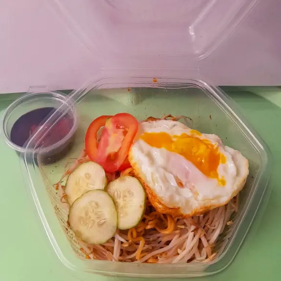 Hình ảnh Mì trộn trứng ốp la