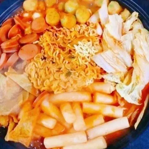 Hình ảnh Lẩu Tokbokki Hàn Quốc Hội Họp (Có Thanh Cua) - Phần To