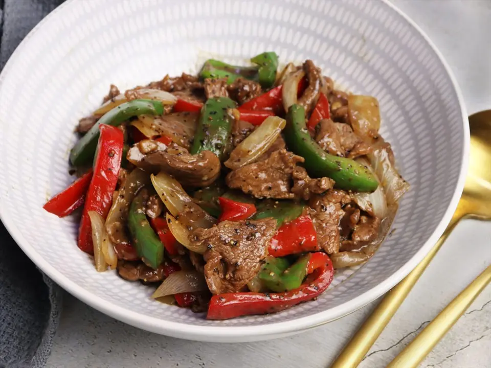 Hình ảnh Cơm bò sốt tiêu