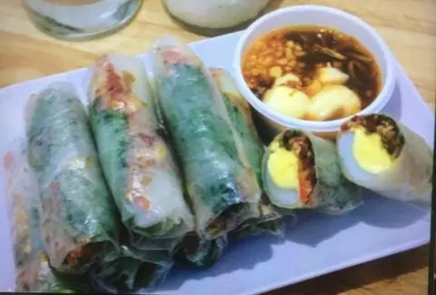 Hình ảnh Bánh tráng trắng cuốn không tép (sốt bò)