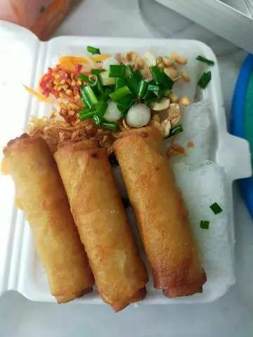 Hình ảnh Bánh Hỏi Chả Giò 