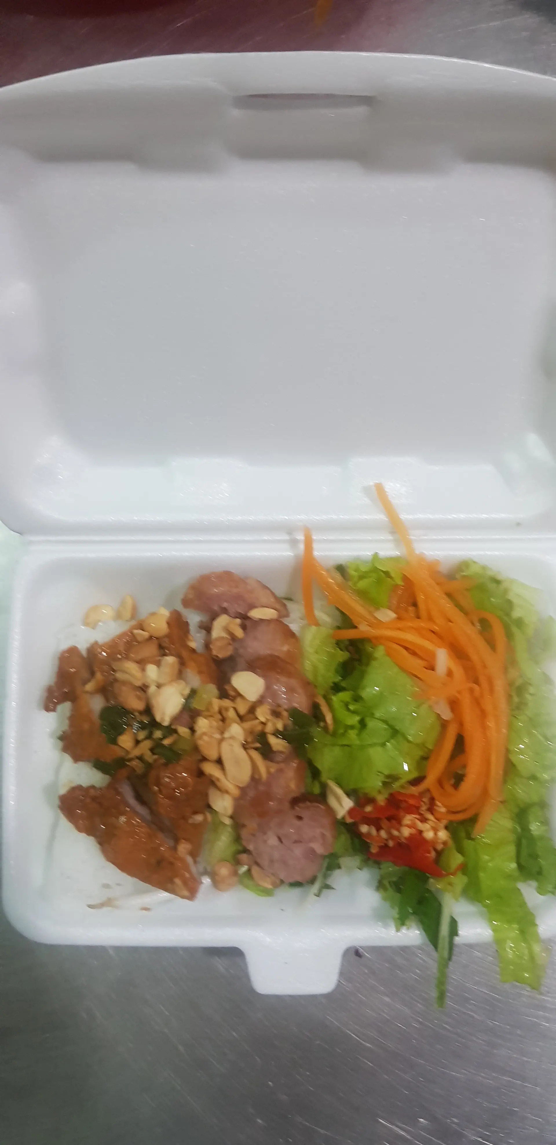 Hình ảnh Bún thịt nướng thập cẩm