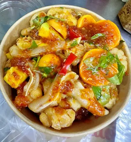 Hình ảnh  trứng non mix tai heo - phần lớn 