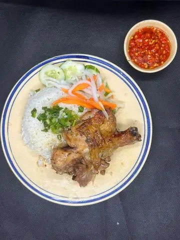 Hình ảnh Cơm Tấm Đùi Gà