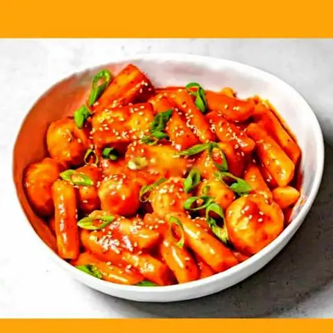 Hình ảnh Bánh gạo tokbokki sốt cay