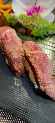 Hình ảnh Sushi Nắm Bò Mỹ( 2 viên)