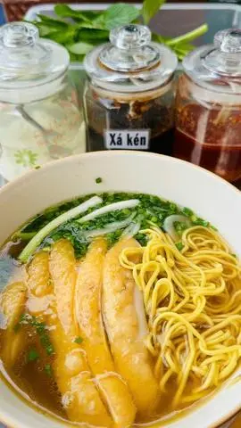 Hình ảnh Mì gà lớn