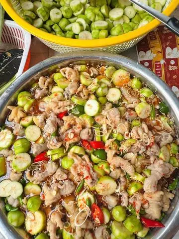 Hình ảnh Chân Gà Ngâm Sả Tắc