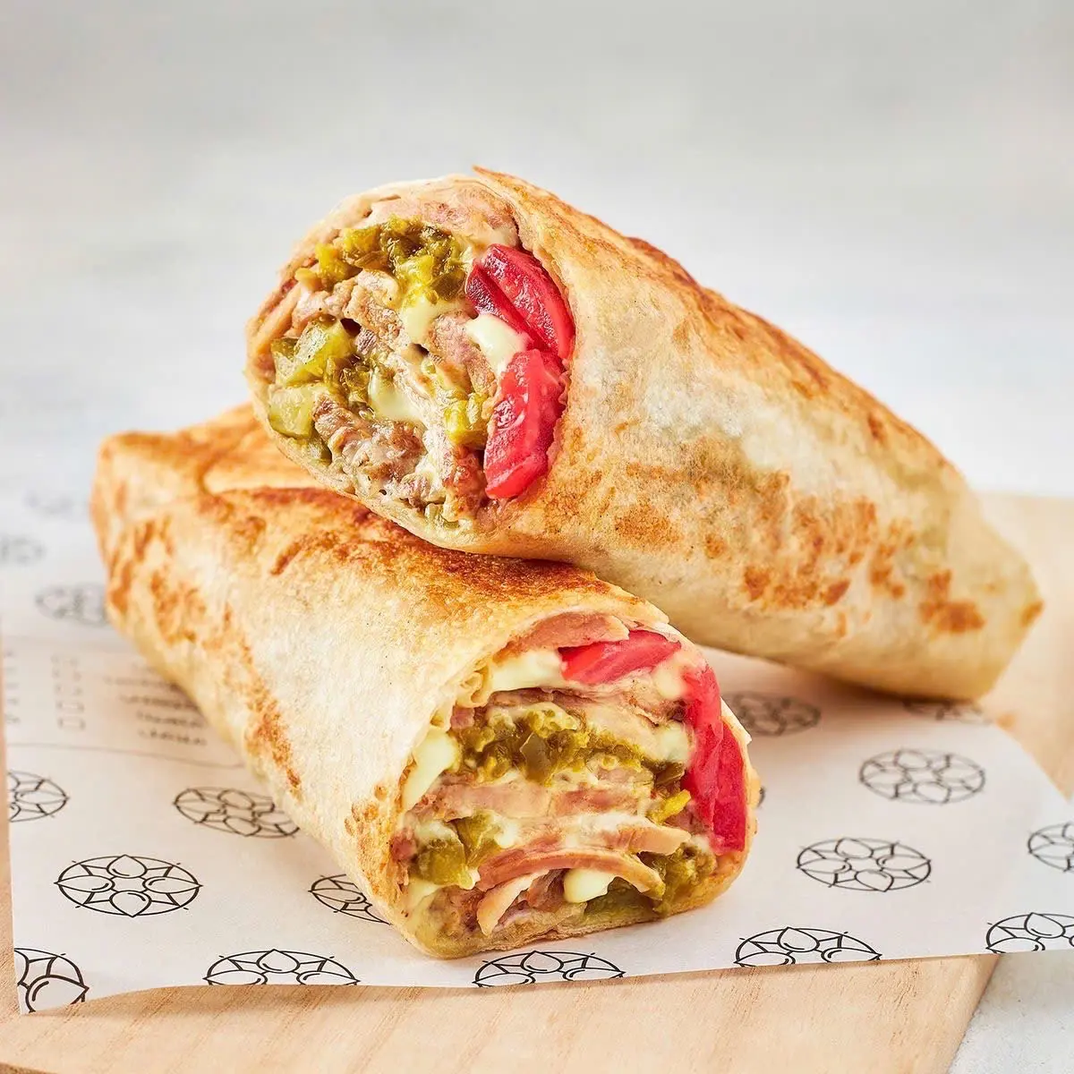 Hình ảnh Tacos Cá Ngừ Bắp Mozzarellas
