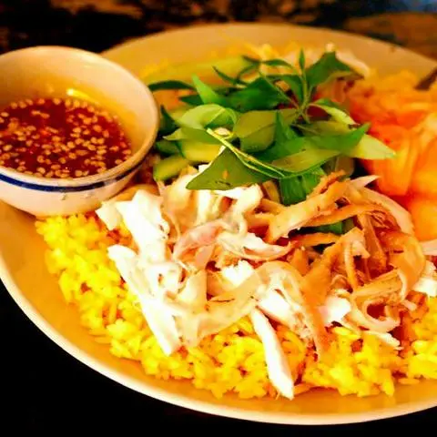 Hình ảnh Cơm gà xé