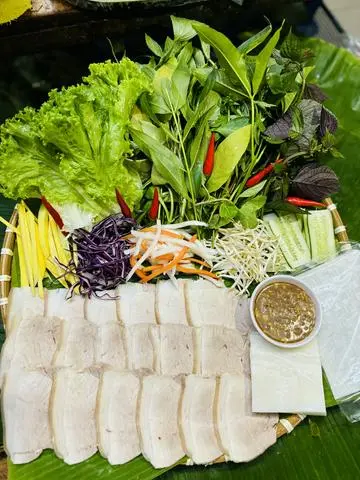 Hình ảnh Bánh tráng cuốn thịt đùi 3 người