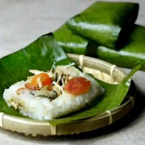 Hình ảnh Xôi gà nấm đông cô - 1 cái