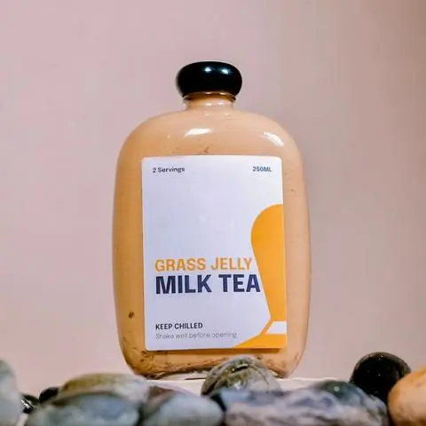 Hình ảnh Grass jelly milk tea bottle