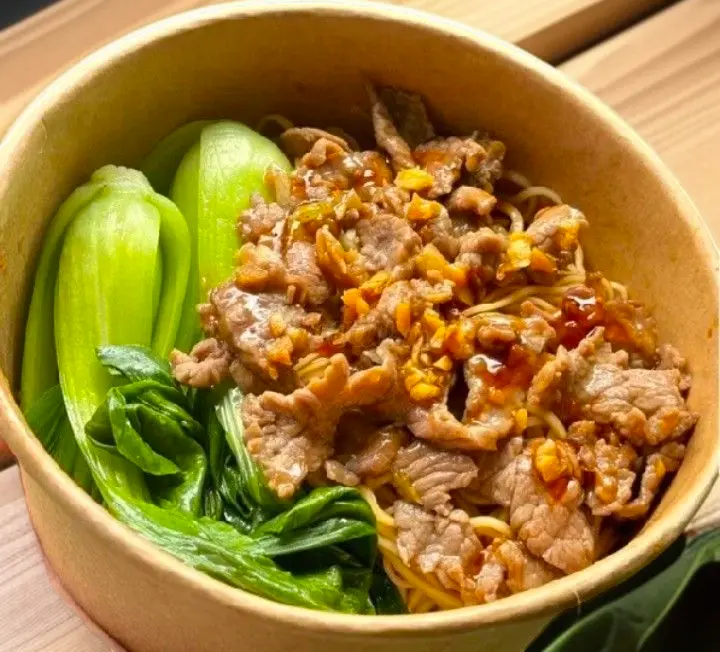 Hình ảnh Mì Trộn Bò Xào Củ Hành