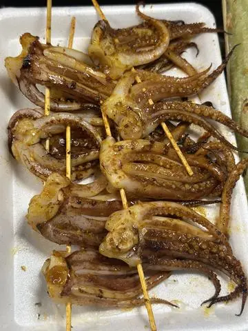 Hình ảnh Râu mực nướng sate/xiên