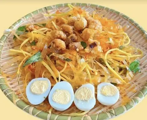 Hình ảnh bánh tráng trộn tóp mỡ +5cai  trứng cút 