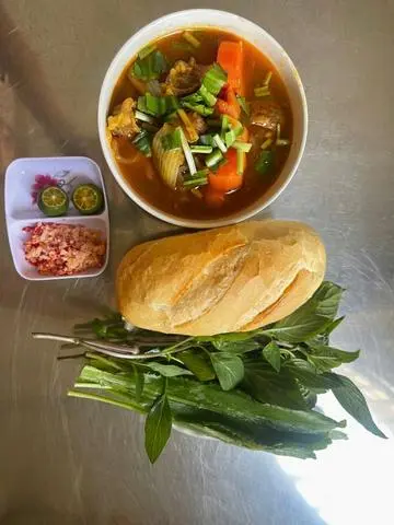 Hình ảnh Mì gói bò kho