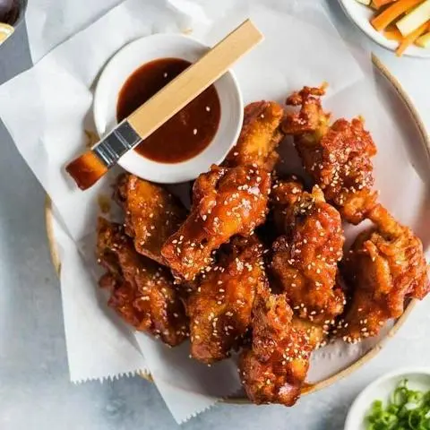 Hình ảnh Gà nguyên con sốt cay Hàn Quốc