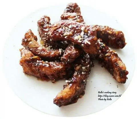 Hình ảnh 마늘양념 쪽갈비 튀김 (2인분) / Sườn Chiên Sốt Tỏi Cay (2 người)