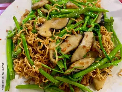 Hình ảnh Lưỡi ốc khế xào mì