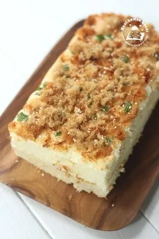 Hình ảnh Bánh Mì Hành Sốt Bơ Chà Bông 
